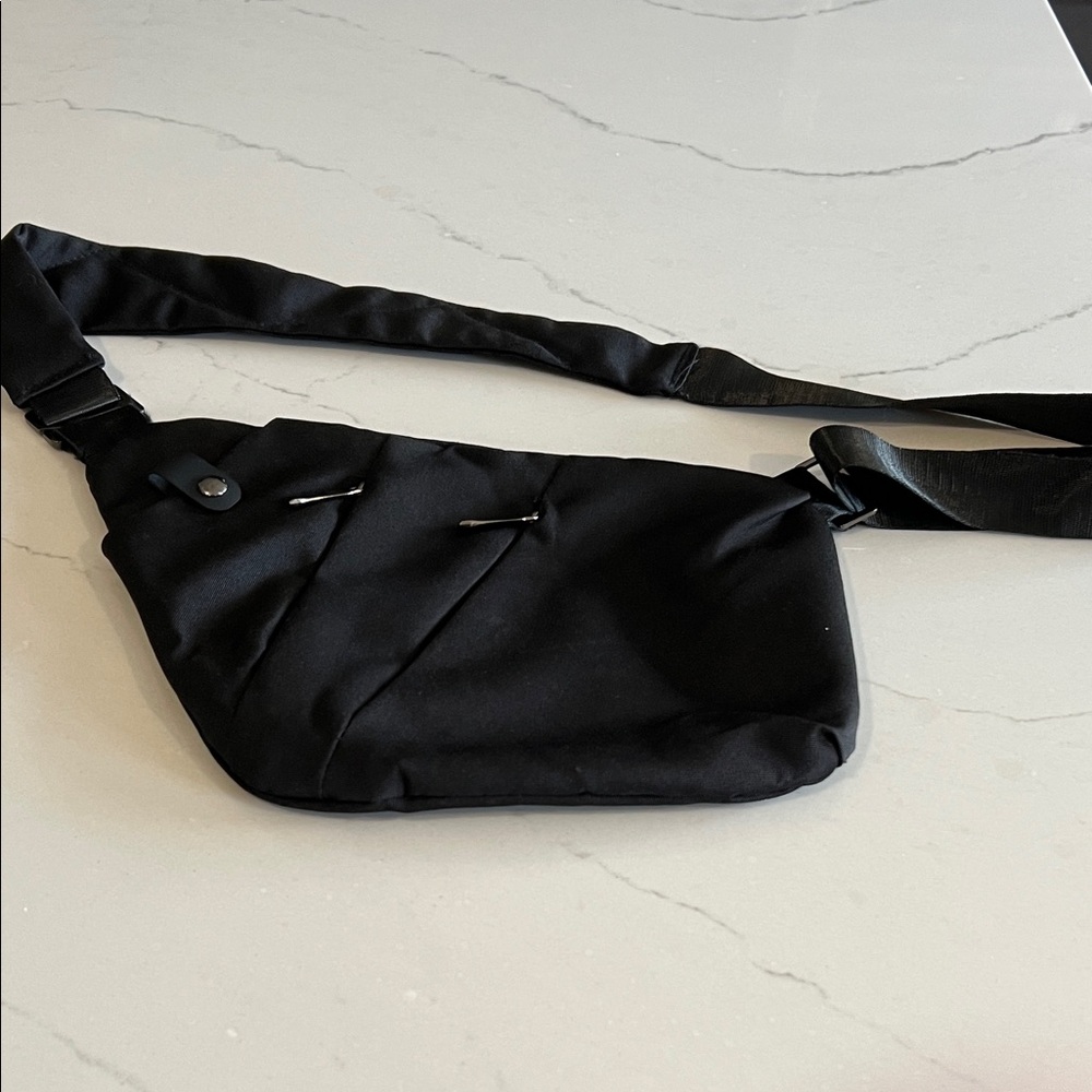 Elegant Black Women's Crossbody Bag